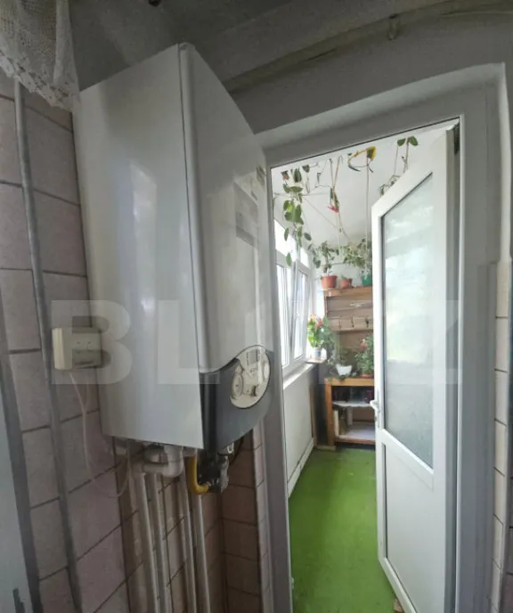 Apartament 3 camere 55 mp zona Micro 40