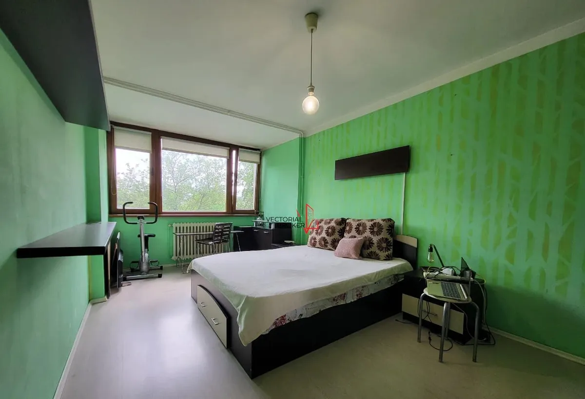Ozana Apartament 3 Camere Semidecomandat la etaj 4/4