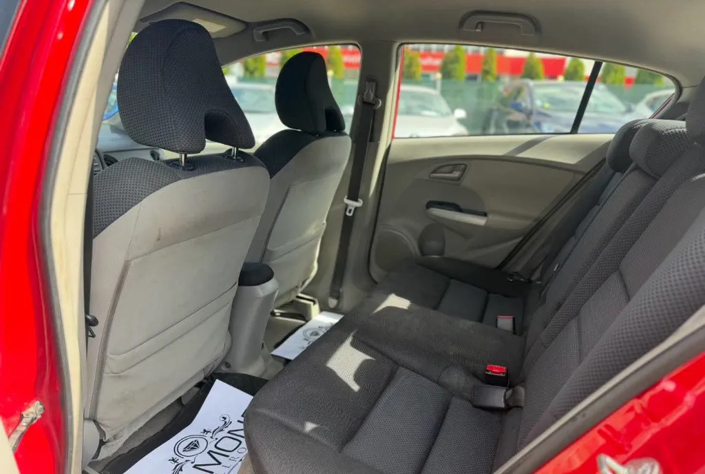 Honda Insight hybrid IMA 2010 3 190 eur