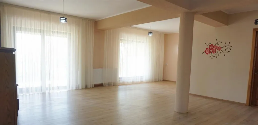Vila spectaculoasa in zona turistica