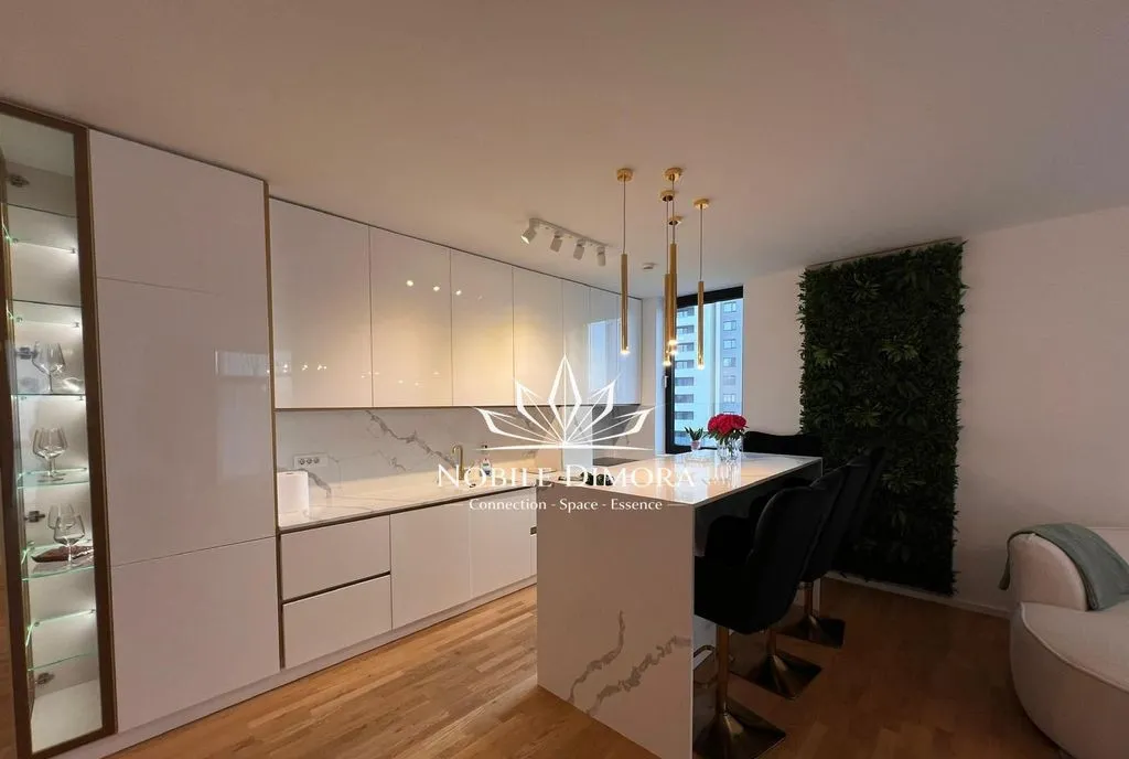 Isho Apartament cu 4 camere de lux 2 bai 2 balcoane parcare privata