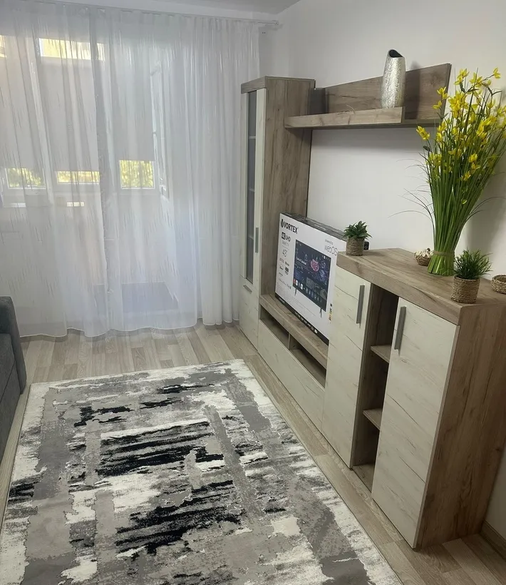 Berceni str Resita ac tv renovat acum