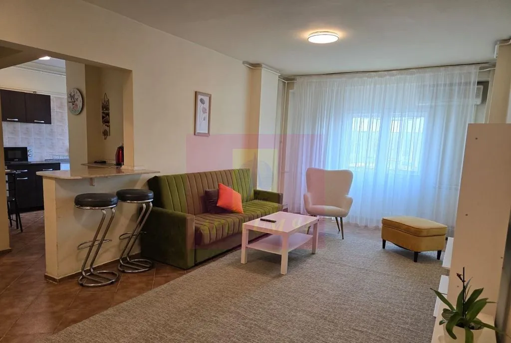 Vanzare apartament 2 camere bd Decebal stradal parking