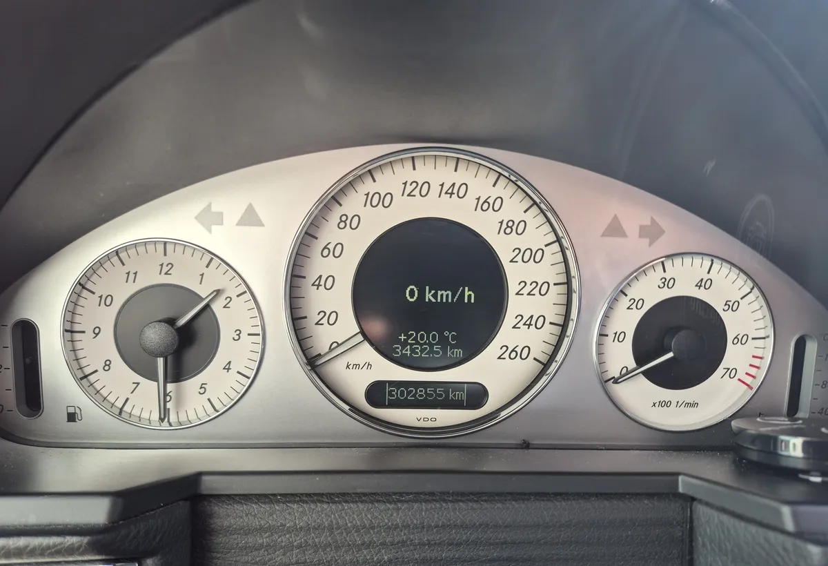 Mercedes Benz E 200