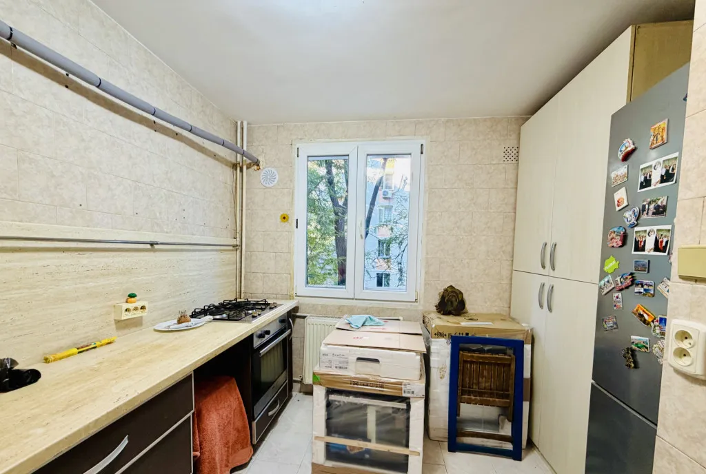 Apartament 3 camere decomandat etaj 1 4 Drumul Taberei