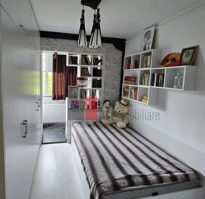 Vindem apartament cu 3 camere Crangasi
