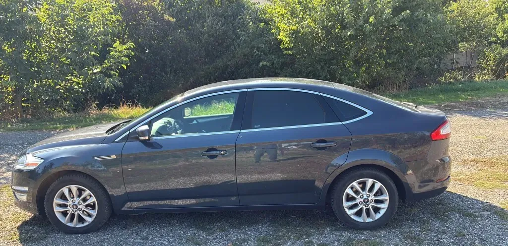 FORD MONDEO 2 0 l 2014 3 950 eur