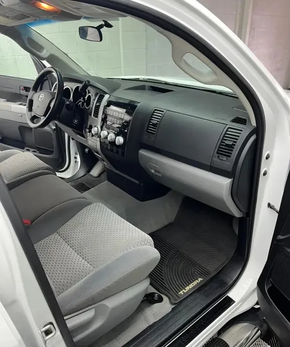 Toyota Tundra 5 7 V8 - 2009 - 386 CP - 4 usi - 6 locuri 14 999 eur