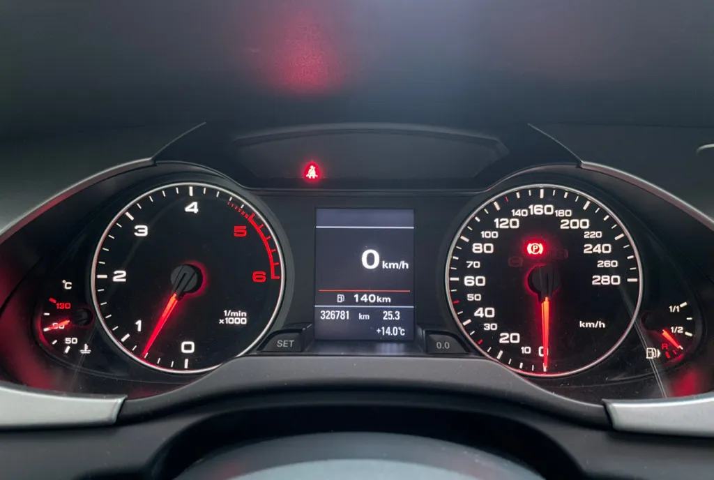Audi A4 B8 Avant 2 7 TDI 190 CP bull Piele bull Icirc ncalzire bull Manuala 6 1 bull 326 000 km 4 999 eur