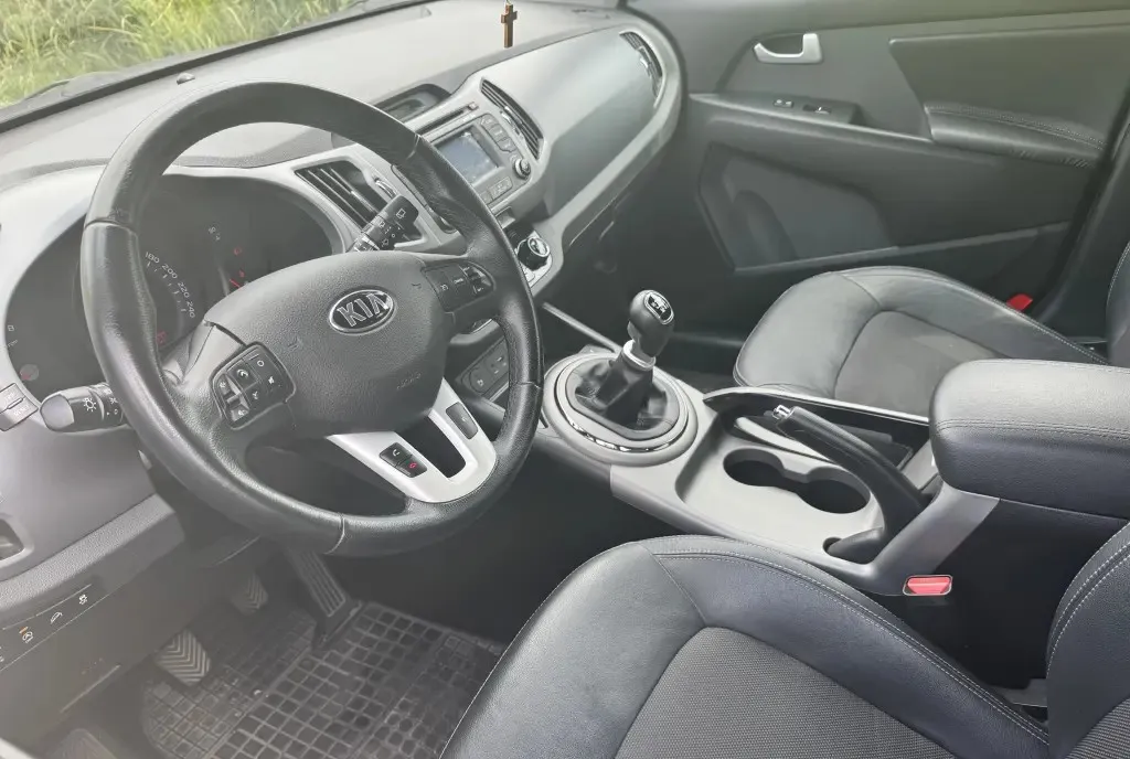 Kia sportage 91000 km 11 000 eur