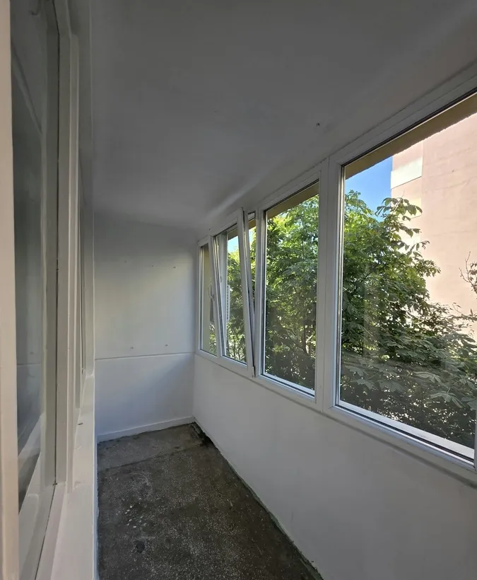 Masina de Paine apartament de 3 camere 64 mp la 10 minute de metrou Obor