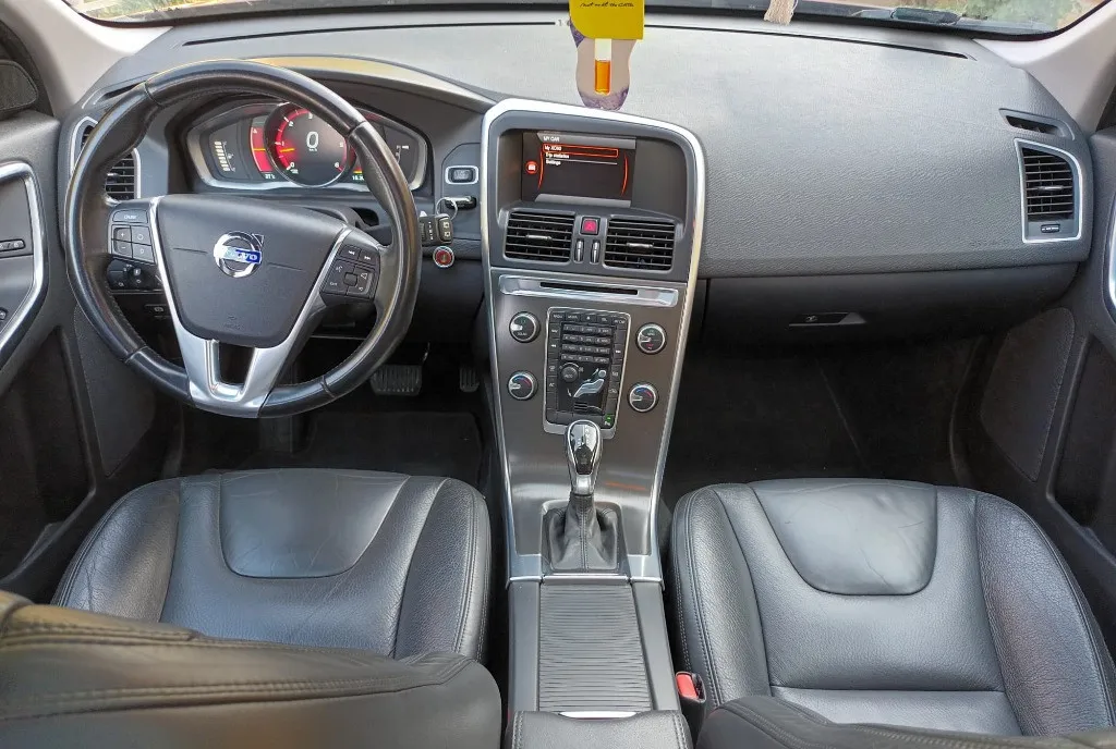 Volvo XC60 D4 - 2 0 - cutie de viteze automata 13 699 eur