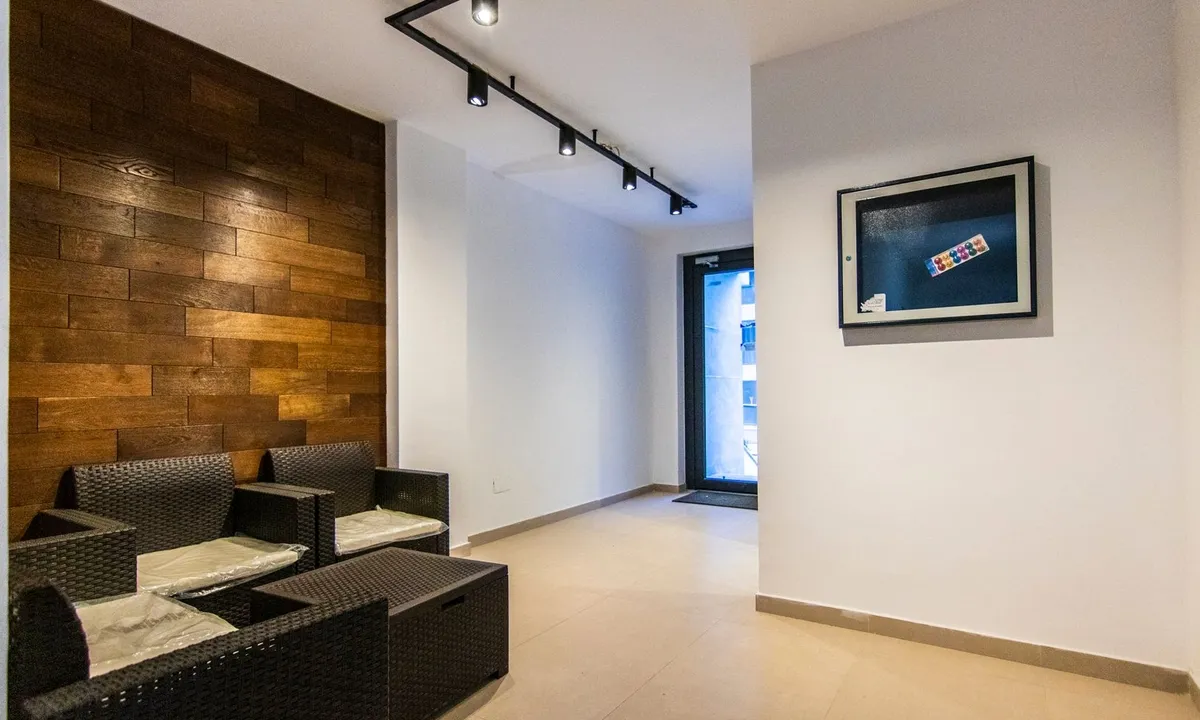 Drumul Taberei 3 camere parter curte proprie 57 mp 2 bai