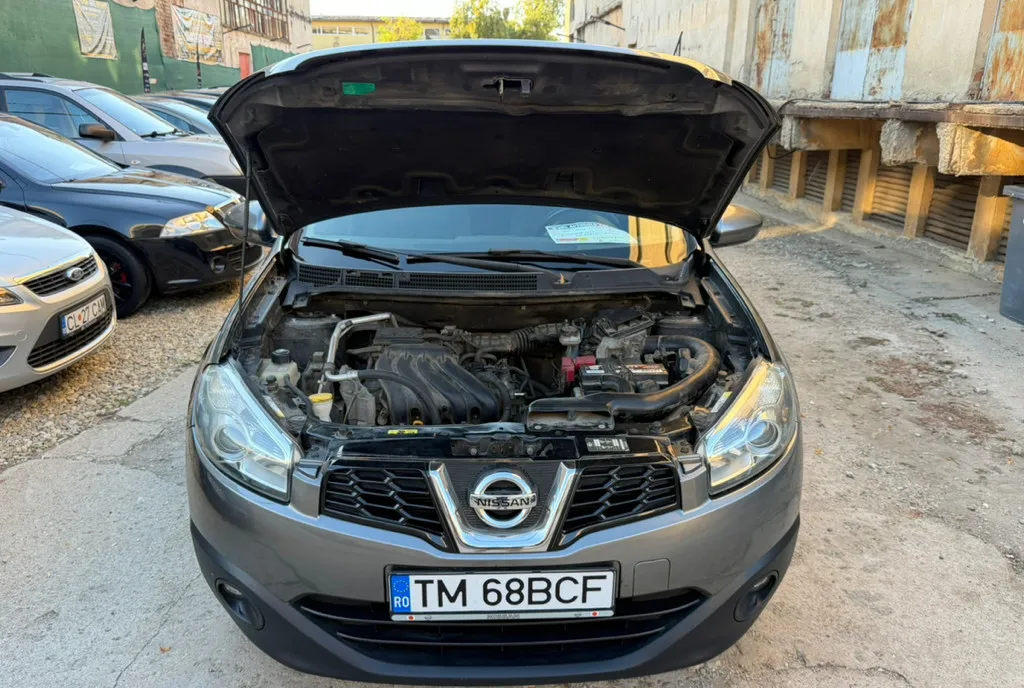 Nissan Qashqai Facelift 2014 bull 1 6 Benzina 114 CP bull Automata CVT bull Impecabil 5 890 eur