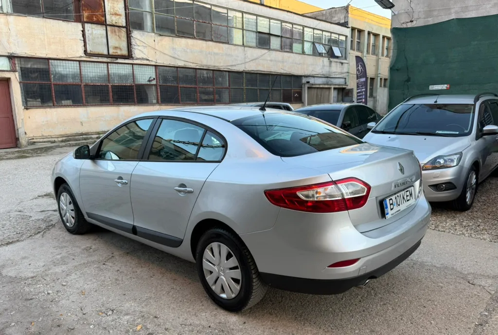 Renault Fluence 1 6 110 CP bull 2011 bull 181 000 km bull 3 490 euro 3 490 eur