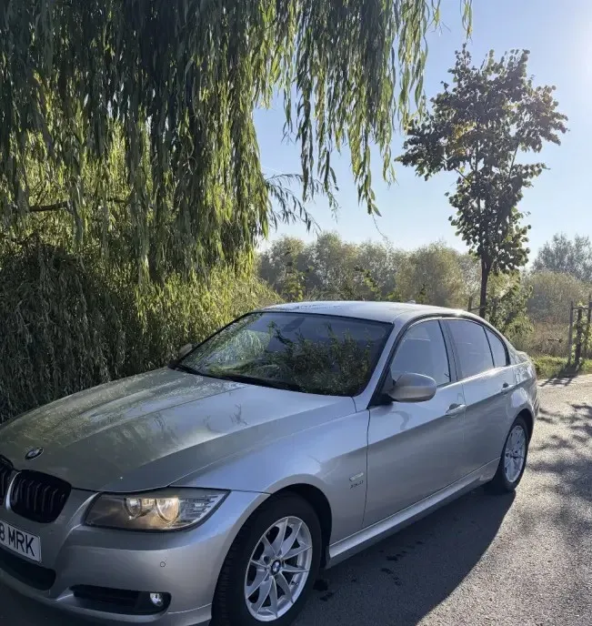 BMW 320d XDRIVE 2010 6 500 eur