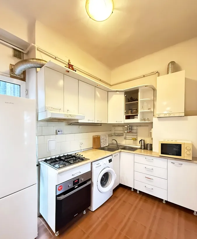 Unirii / Calea Calarasi Apartament 3 Camere 550EUR