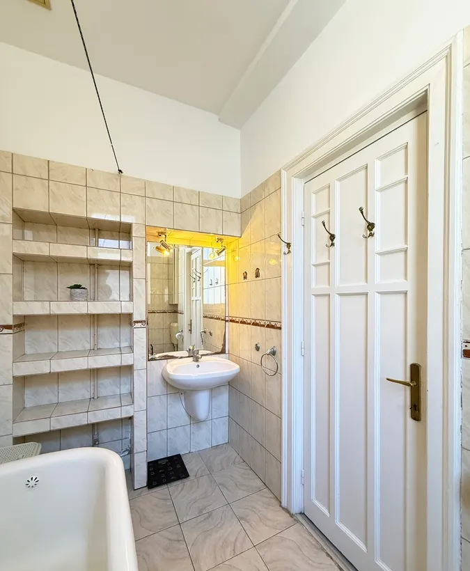 Unirii / Calea Calarasi Apartament 3 Camere 550EUR