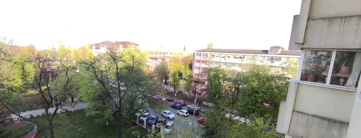 Apartament 3 camere spatios luminos si linistit cu vedere spre parc si lac