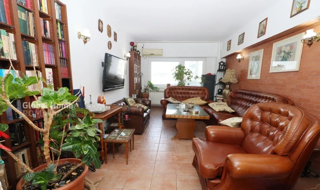 Titulescu 4 camere 94 mp et 10 decomandat 2 balcoane Piata Victoriei