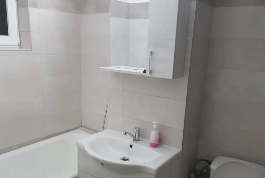 Garsoniera de inchiriat in Drumul Taberei