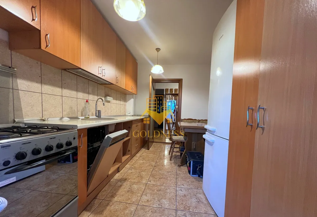 Cluj Napoca 3 camere decomandate Parcare Plopilor Penny omv Zona Arinilor