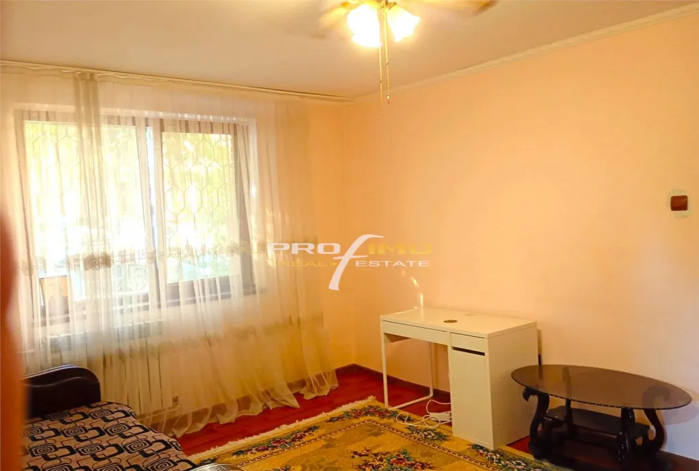 Apartament 2 camere parter inalt semidecomandat Piata Tom