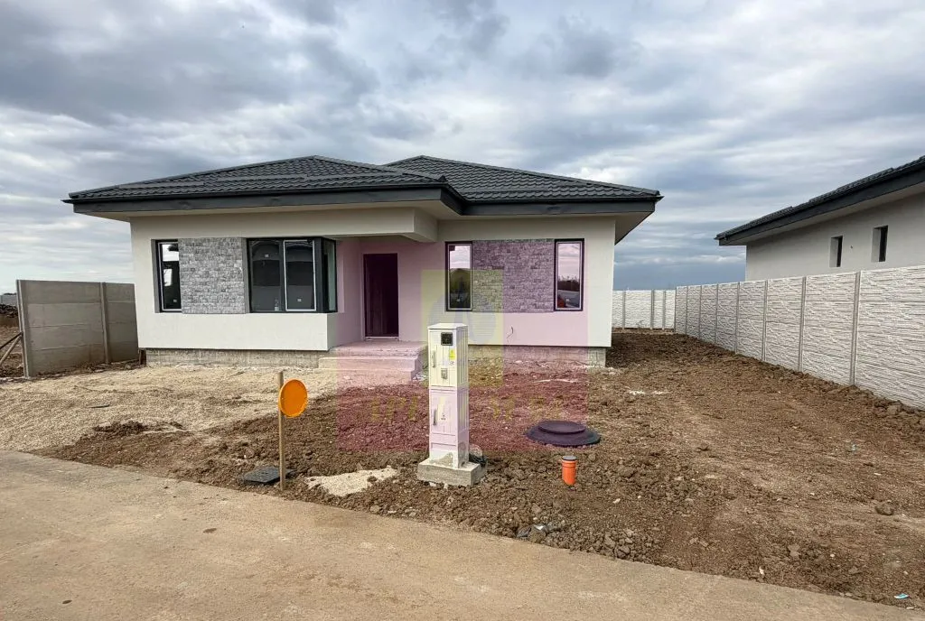 Casa noua 4 camere apa canalizare gaze asfalt Dragomiresti Vale