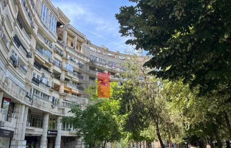 Bulevardul Unirii zona Fantani apartament deosebit cu 3 camere