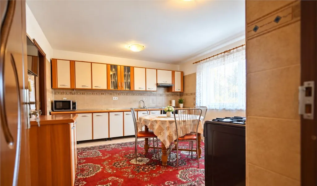 Casa Sanpetru 198 mp teren 650 mp 5 camere 4