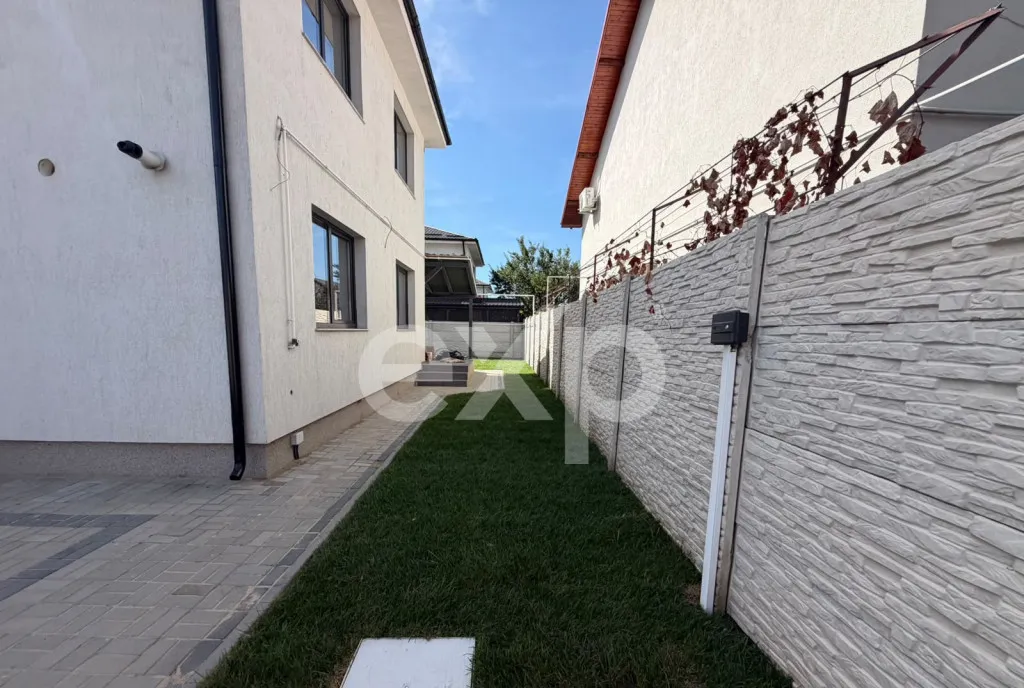 Doua case individuale in ciorogarla - 225 000 eur / uni