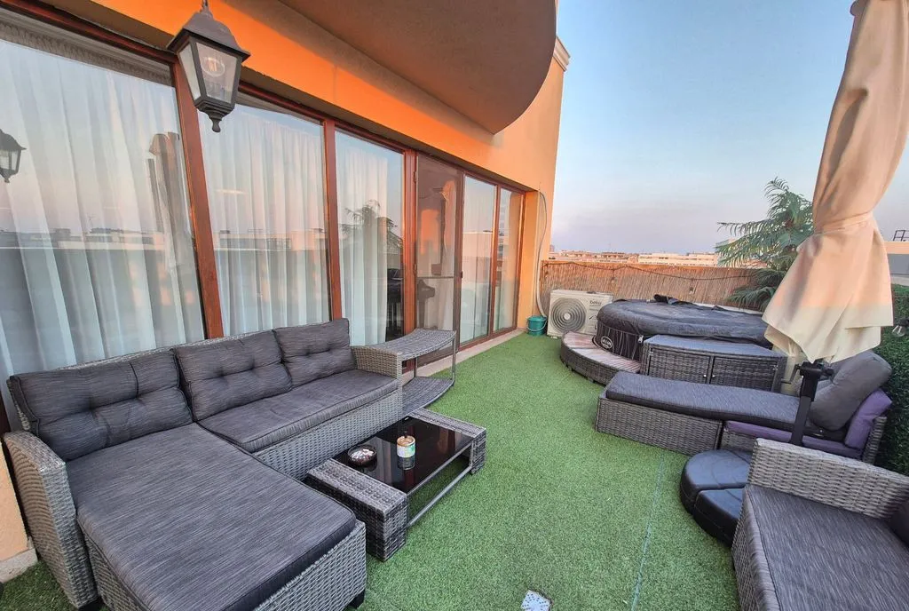 Penthouse 104 97 mp 192 81 mp terase piata Sudului