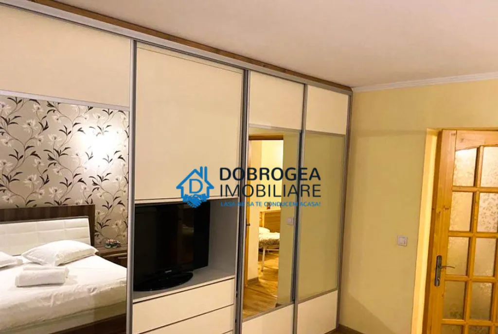 Casa P 1 zona coral plaza centrala gaz