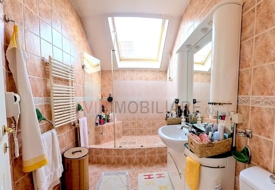 Vila deosebita pe Malul Lacului Grivita - Confort si Eleganta