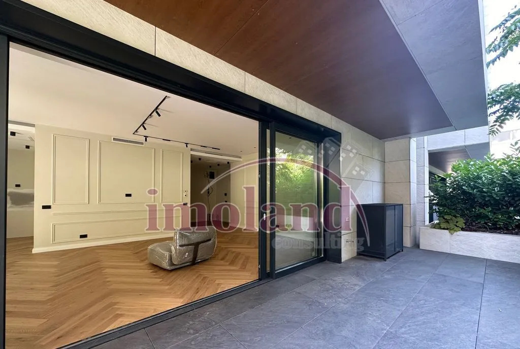 Parter inalt 3 camere cu terase Imobil boutique Lac