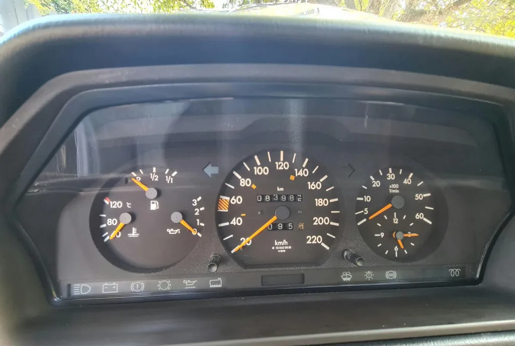 Mercedes W124 an1990 13 000 eur