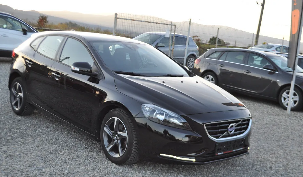 Volvo V40 2 0D autoturism 6 999 eur