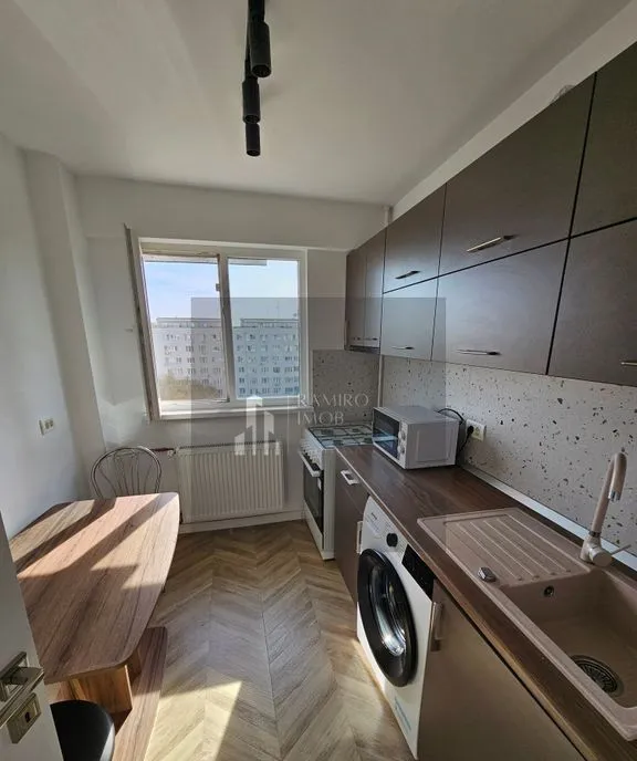 Apartament 2 camere decomandat renovat 2 minute metrou