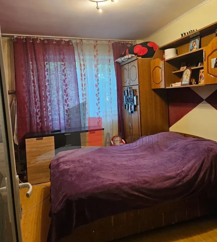 Vanzare apartament 3 camere Bd Obregia Turnu Magurele