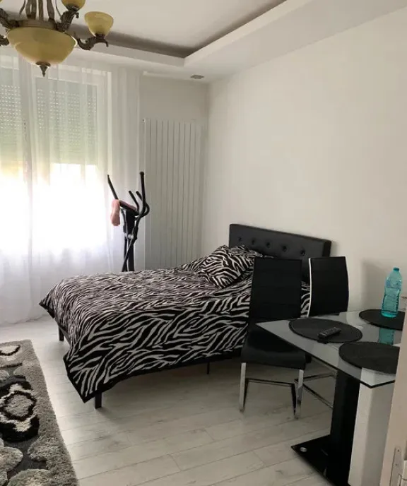 Casa 4 camere 130 mp si currte 70 mp in Cluj zona Semicentra