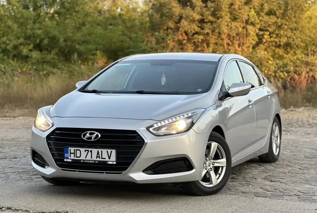 Hyundai i40 af 2018 luna 05 contract fiscal 1 7 unic proprietar Ro 10 700 eur