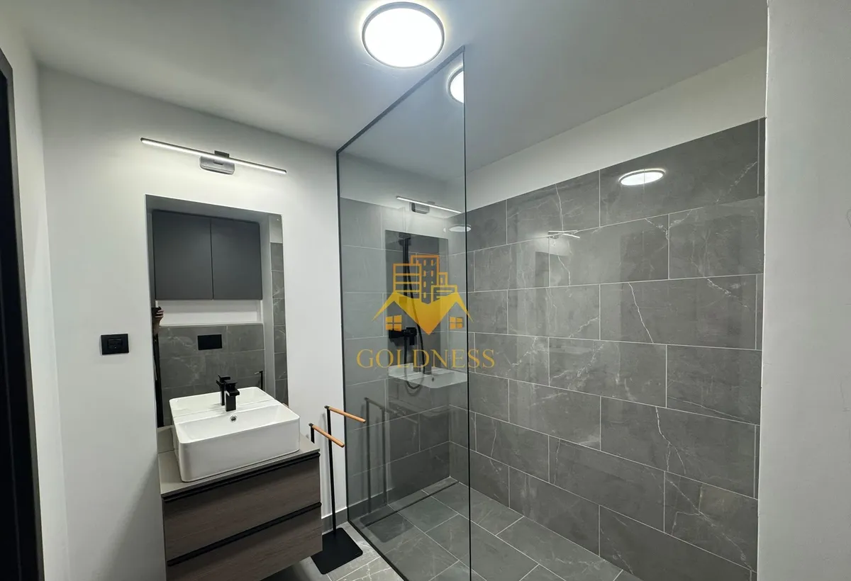 Studio modern garaj bloc nou Iris Liberty zona Oasului Petrom