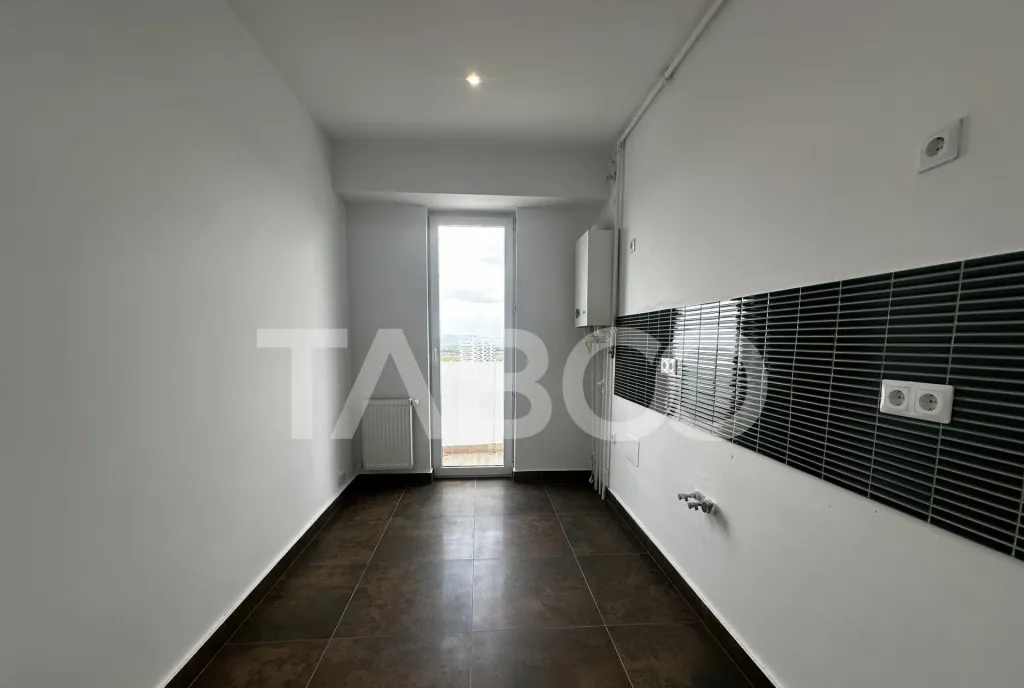 Apartament 2 camere de vanzare bucatarie separata etaj inter