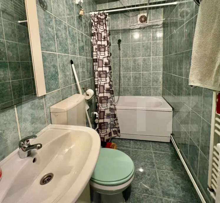 Apartament 2 camere semicentral 41 mp zona strazii Paris