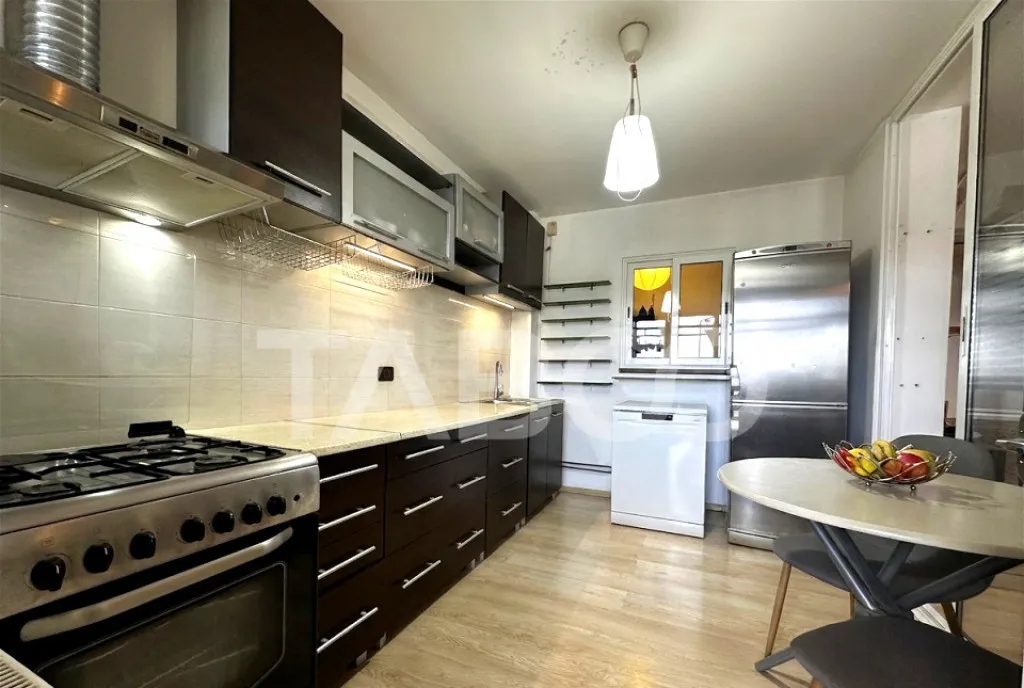Apartament decomandat de vanzare 55 mpu 2 camere pod 38 mp i