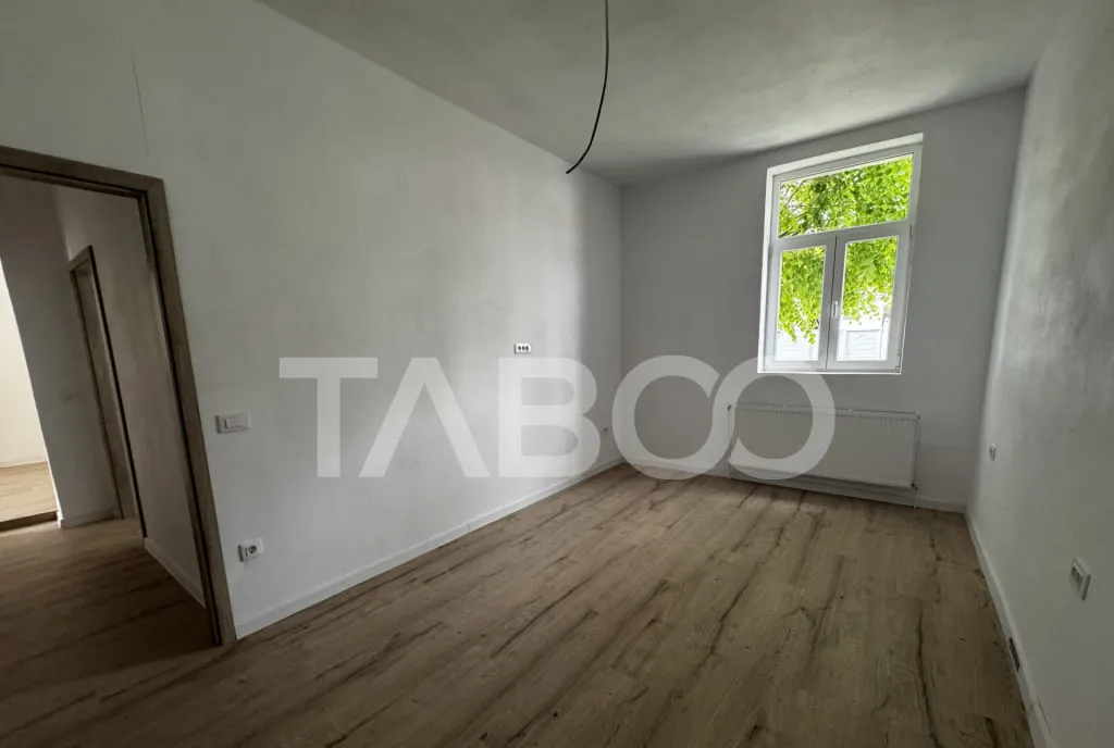 Apartament renovat la casa cu 3 camere 60 mpu pivnita Piata