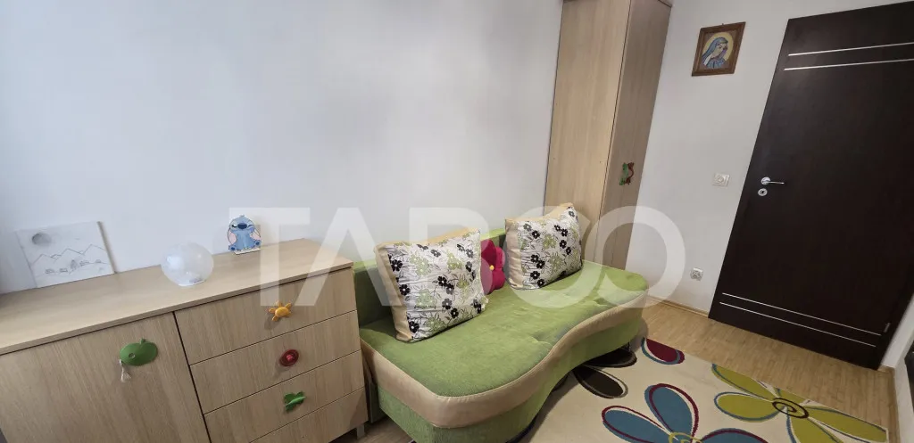 Apartament cu 3 camere decomandate de vanzare in Turnisor Si
