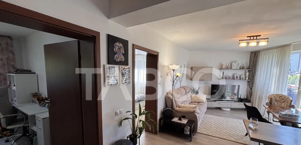Apartament 3 camere de vanzare 65mpu cu loc de parcare