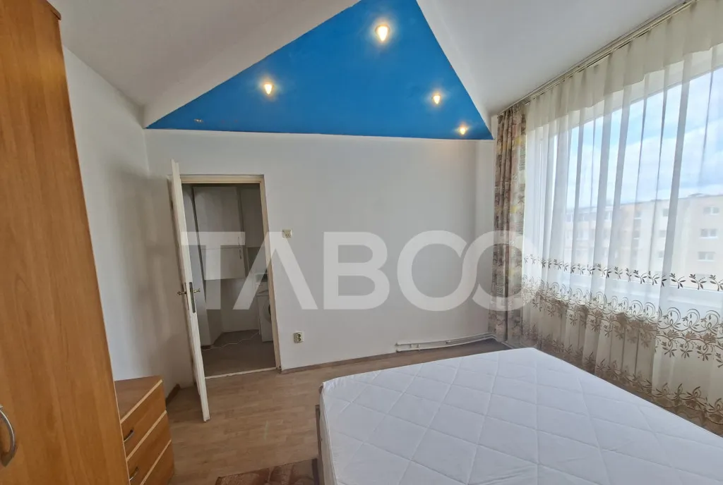 Apartament de vanzare cu 3 camere si balcon Mihai Viteazul l