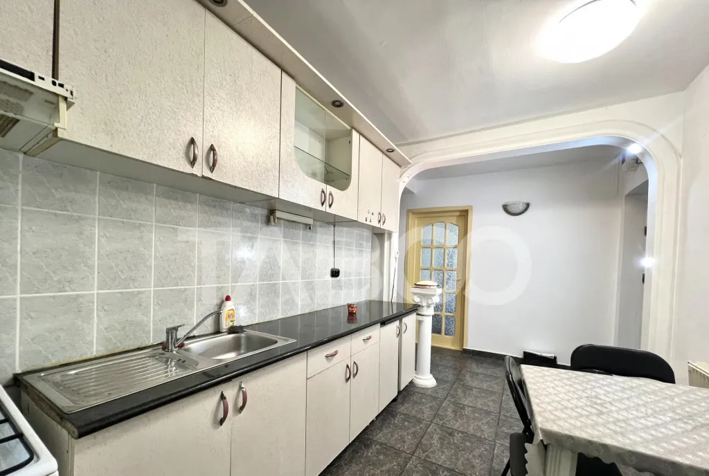 Apartament cu 3 camere in Gheorgheni zona Piata Mercur balco